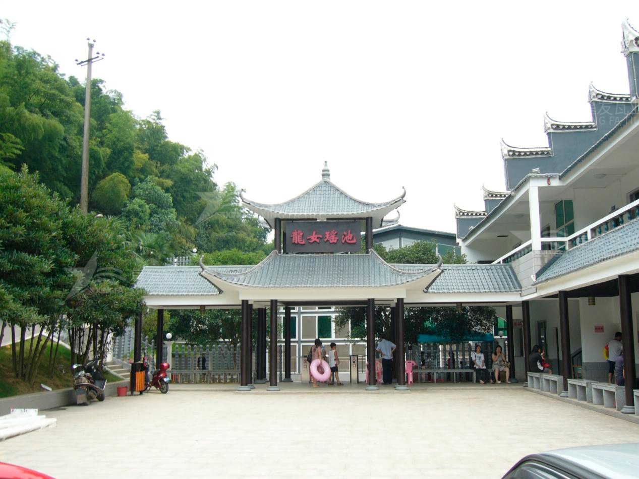 屋頂材料合成樹脂瓦和不銹鋼瓦哪個好？選擇很重要！