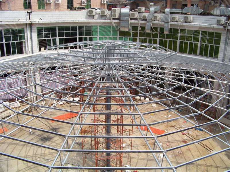 構(gòu)筑堅實防線：樹脂瓦屋面安裝骨架搭建的標準與熱脹冷縮因素考量