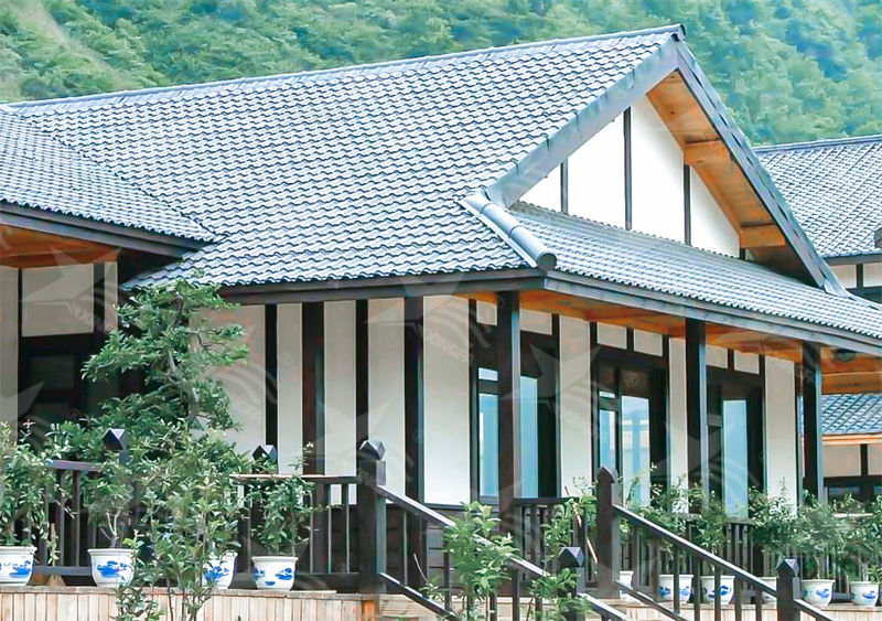 想購買材質(zhì)好的屋面瓦，到底選合成樹脂瓦好還是鋁瓦好？